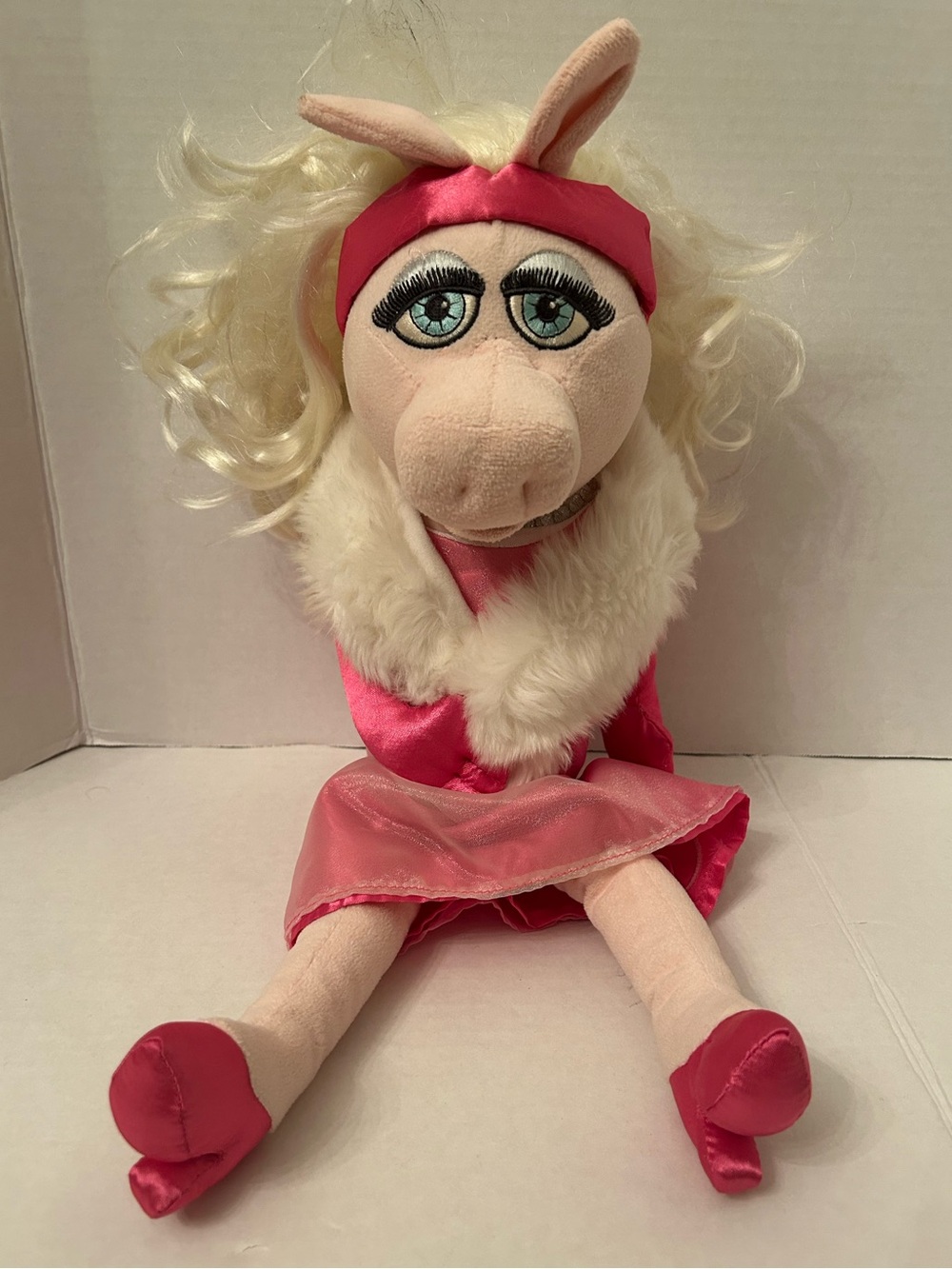 Miss Piggy Disney Store Muppets
Plush Stuffed Pink Gown
Dress